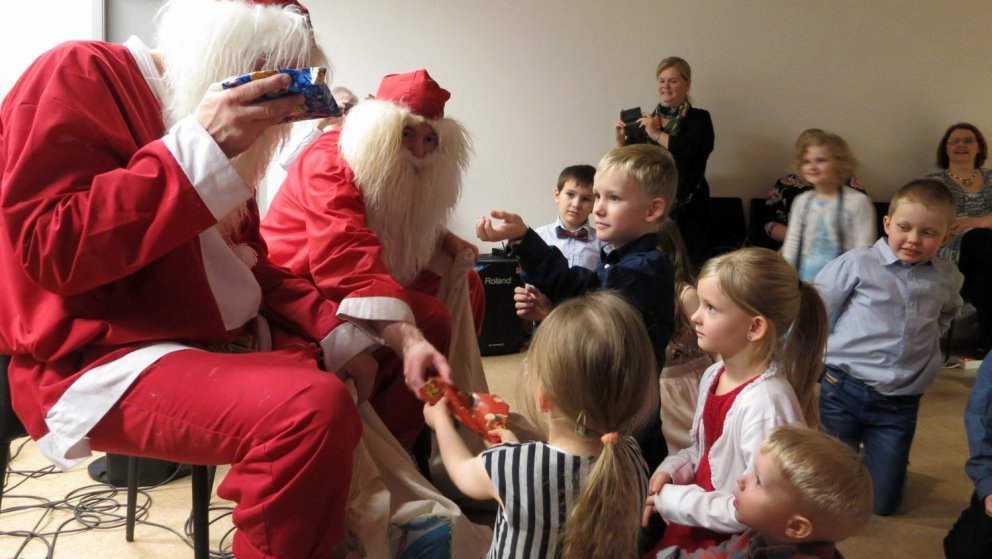 Jólaball 2015 Skyrgámur og Askasleikir kíktu í heimsókn